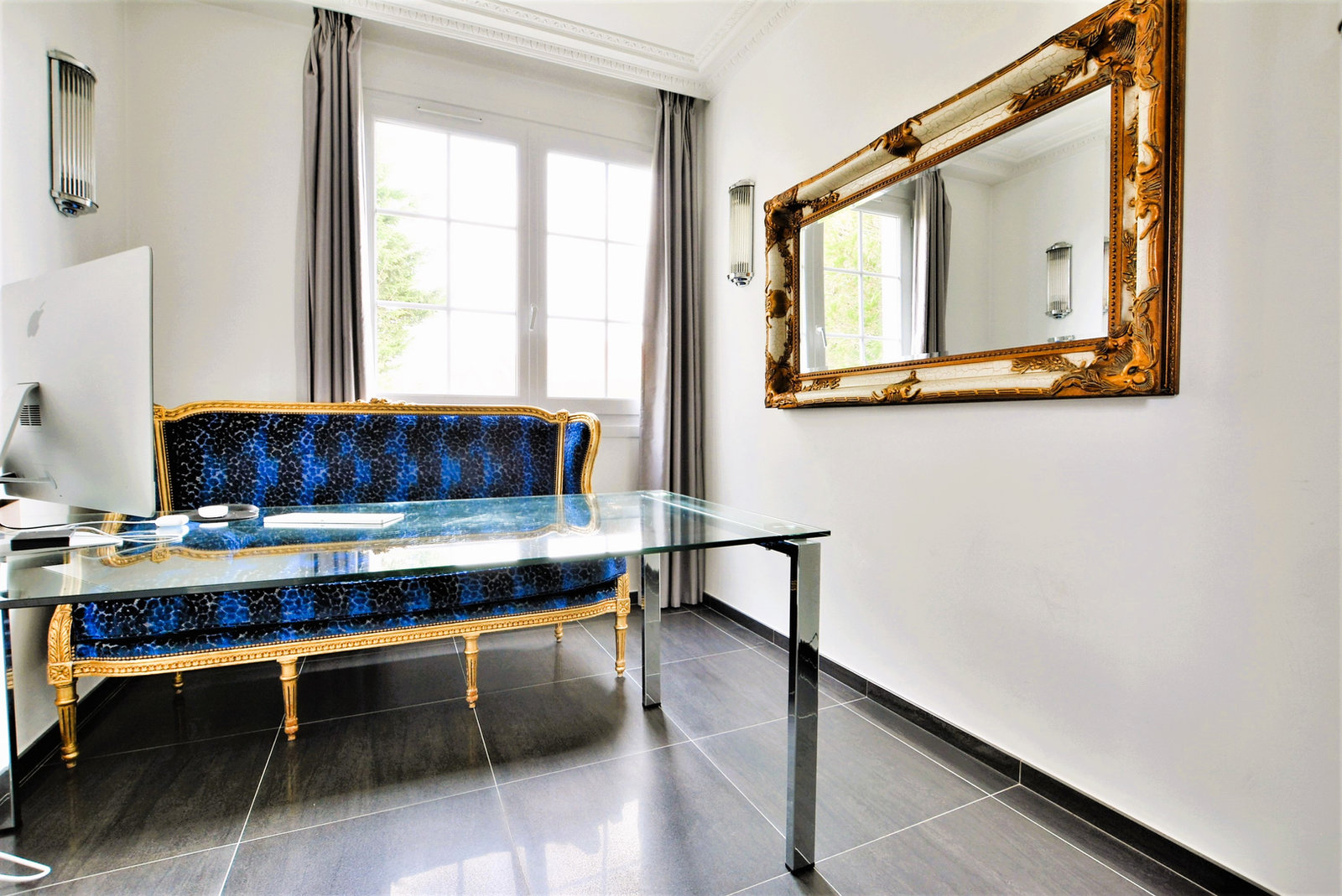 Salon classique au miroir doré, Berck-sur-Mer